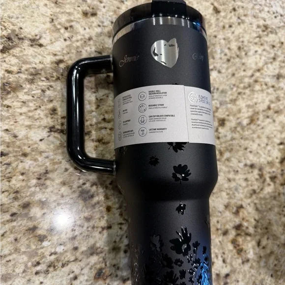 Stanley JENNIE THE FLOWSTATE QUENCHER H2.0 Tumbler Black Floral 40oz - Picture 2 of 4